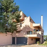 Villa d\'architecte De La Terre Vers Le Ciel