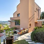 Villa d\'architecte De La Terre Vers Le Ciel