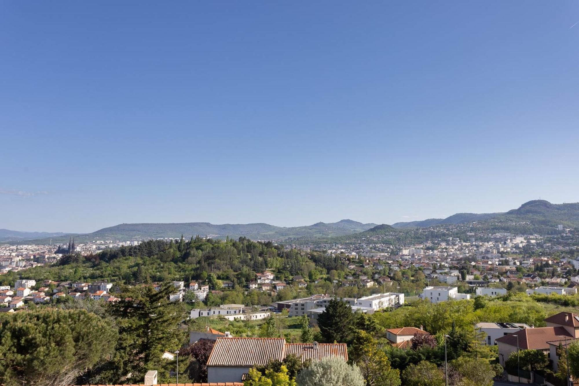 D'architecte De La Terre Vers Le Ciel *