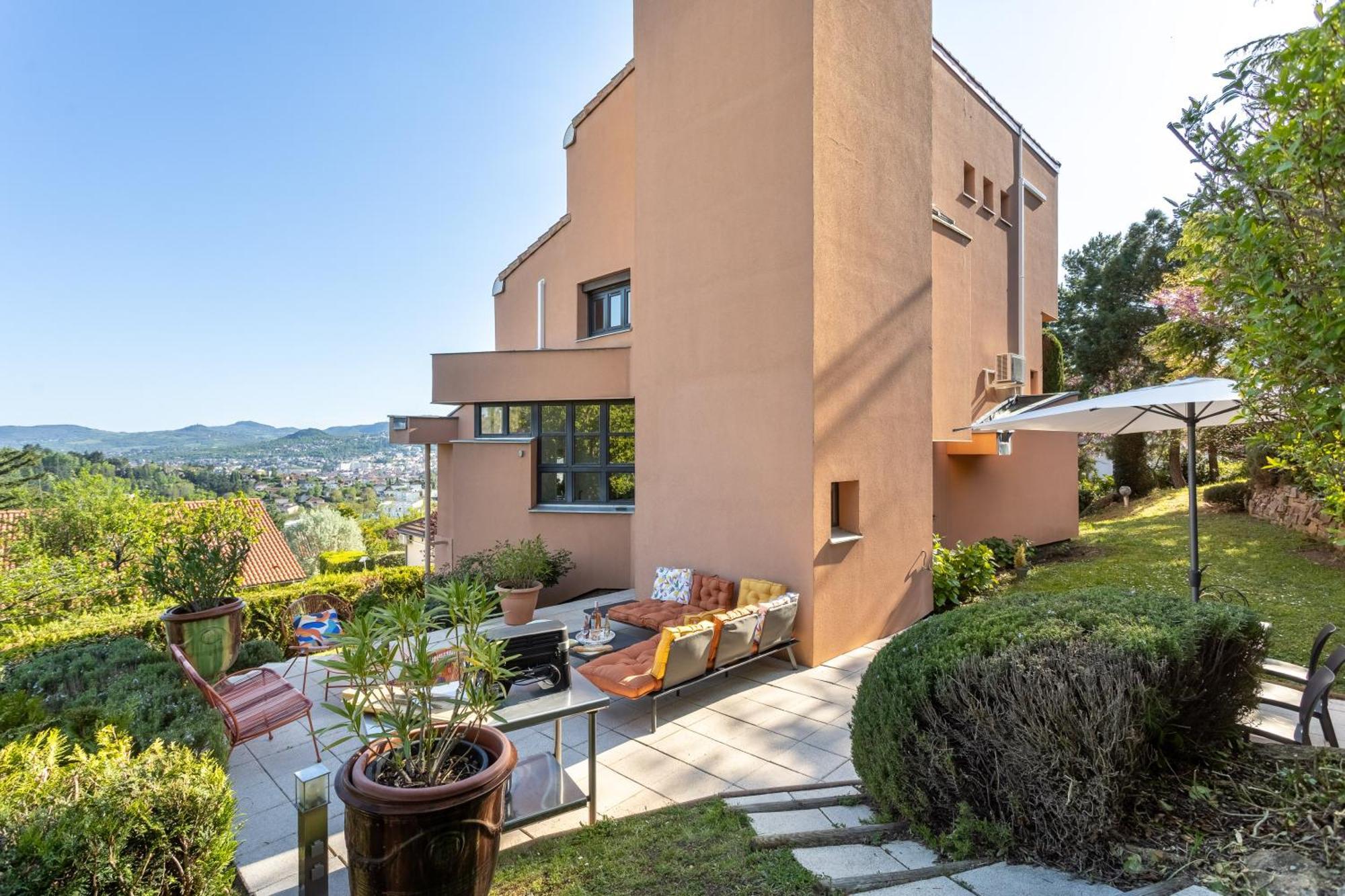 D'architecte De La Terre Vers Le Ciel